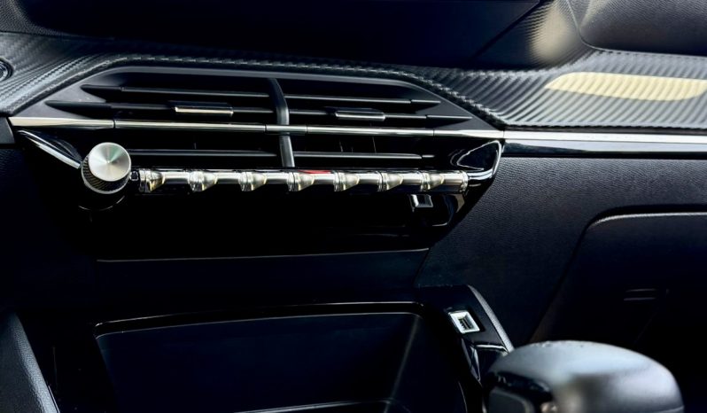 PEUGEOT 208 1.2 SPORT completo