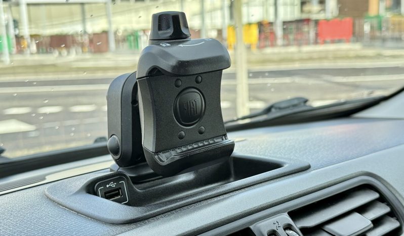 FIAT PANDA CROSS 1.2 WAZE completo