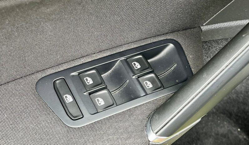 VW GOLF VII VARIANT 1.6 TDI BLUEMOTION CONFORTLINE completo