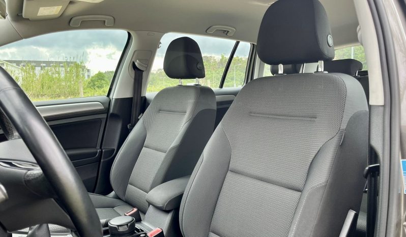 VW GOLF VII VARIANT 1.6 TDI BLUEMOTION CONFORTLINE completo