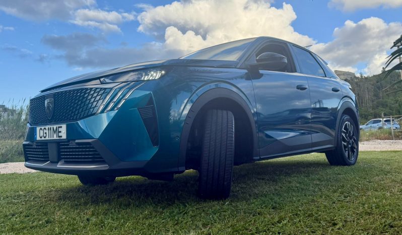 PEUGEOT 3008 HYBRID ALLURE completo