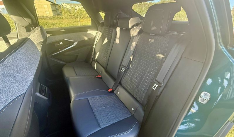 PEUGEOT 3008 HYBRID ALLURE completo